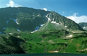 Tatry lato, Dolina Pieciu Stawow Polskich, Miedziane i jego polnocna grzeda, zwana czasami Miedziany Kostur.