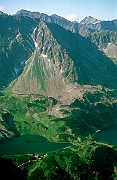 Tatry lato, Dolina Pieciu Stawow Polskich, Przedni i Wielki Staw, Miedziane i jego polnocna grzeda, zwana czasami Miedziany Kostur.