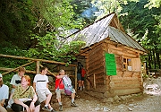 Tatry, lato, Jaskinia Mrozna, wejscie do jaskini.