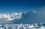 Tatry, zima, Kasprowy Wierch. W mglach Swinica, Koscielec i Granaty.