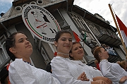 XXXV Miedzynarodowy Festiwal Folkloru Ziem Gorskich Zakopane 15-24 sierpnia 2003. Korowod zespolow festiwalowych.