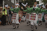 XXXV Miedzynarodowy Festiwal Folkloru Ziem Gorskich Zakopane 15-24 sierpnia 2003. Korowod zespolow festiwalowych.