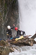 Tatry, jesien, Wodogrzmoty Mickiewicza, canyoning, cwiczenia TOPR w ratownictwie. Ratownik TOPR - Jacek Bronski i Sebastian Szadkowski.