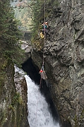 Tatry, jesien, Wodogrzmoty Mickiewicza, canyoning, cwiczenia TOPR w ratownictwie. Ratownik TOPR - Grzesiek Bargiel i Sebastian Szadkowski.