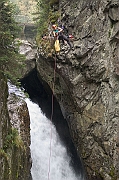 Tatry, jesien, Wodogrzmoty Mickiewicza, canyoning, cwiczenia TOPR w ratownictwie. Ratownik TOPR - Grzesiek Bargiel i Sebastian Szadkowski.