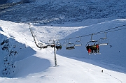 Tatry , zima, Kasprowy Wierch, zmodernizowany wyciag PKL, wyciag z Kotla Gasienicowego. Narty i narciarze.