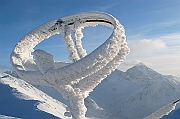 Tatry, zima, Kasprowy Wierch, obserwatorium Instytutu Meteorologii i Gospodarki Wodnej ( IMGW), instrumenty pomiarowe.