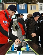 Puchar Swiata w skokach Zakopane 18.01.2004  Przygotowania do skokow w polskiej ekipie.