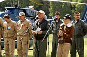 15-16 maja 2004 IX Miedzynarodowy Piknik Lotniczy Goraszka. Uroczyste otwarcie pikniku. Przemawia Zbigniew Niemczycki.
Fot.Marcin Jozefowicz.