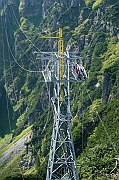 19.08.2007 Tatry , Kasprowy Wierch , remont kolejki linowej , montaz lozy na podporach.  N/z smiglowiec Kamow K32 przenosi element loza na podpory. Montaz na 6 podporze.
Fot. Marcin Jozefowicz/REPORTER